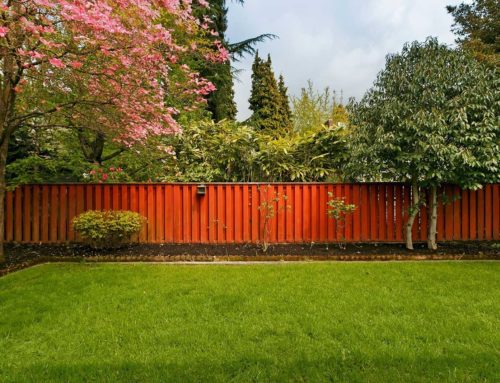 Clôture Lanvollon : pourquoi faire appel à un artisan pour la pose de clôture de jardin ?