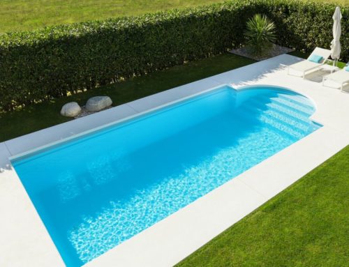 Intégration harmonieuse d’une piscine dans l’aménagement paysager par un pisciniste Le Mans